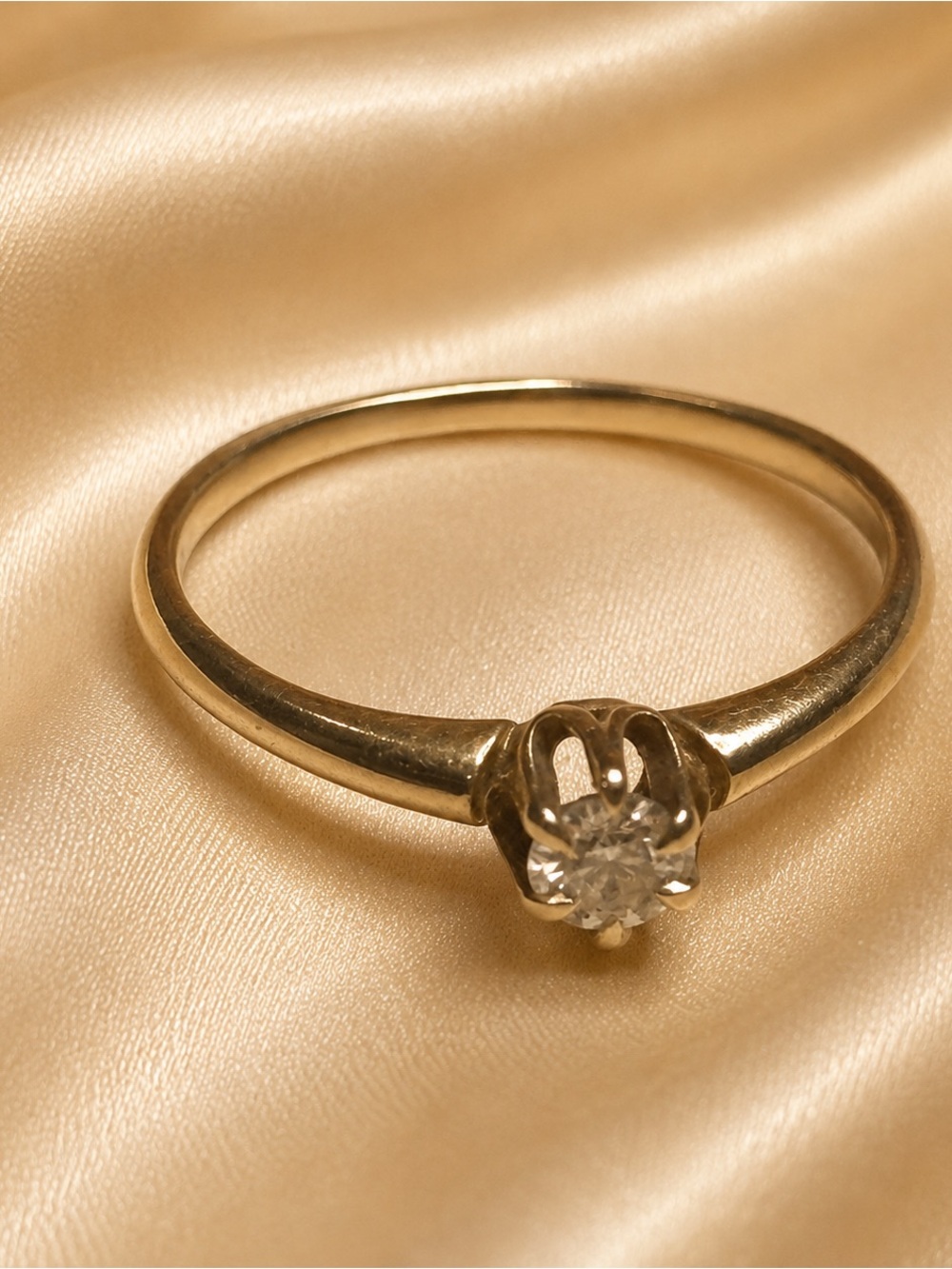 Vintage 14K Yellow Gold Genuine Natural Diamond Solitaire Engagement Ring Size 7